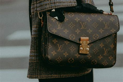 neppe louis vuitton tas|louis vuitton monogram bag.